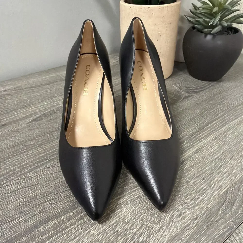 Coach Designer Pumps 7.5